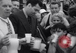 Standbild verwaiste Kinder haben ein Picknick New York United States USA, 1936, aus Sekunde 36 historischem Filmmaterial Videoclip 65675025724