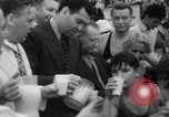 Standbild verwaiste Kinder haben ein Picknick New York United States USA, 1936, aus Sekunde 37 historischem Filmmaterial Videoclip 65675025724