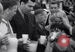 Standbild verwaiste Kinder haben ein Picknick New York United States USA, 1936, aus Sekunde 38 historischem Filmmaterial Videoclip 65675025724