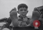 Standbild verwaiste Kinder haben ein Picknick New York United States USA, 1936, aus Sekunde 55 historischem Filmmaterial Videoclip 65675025724