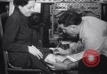 Standbild Tätowierung der Sozialversicherungsnummer Chicago Illinois USA, 1937, aus Sekunde 15 historischem Filmmaterial Videoclip 65675025727