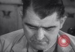 Standbild Tätowierung der Sozialversicherungsnummer Chicago Illinois USA, 1937, aus Sekunde 35 historischem Filmmaterial Videoclip 65675025727