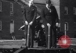 Standbild zwei riesige boys New York United States USA, 1937, aus Sekunde 13 historischem Filmmaterial Videoclip 65675025728