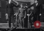 Standbild zwei riesige boys New York United States USA, 1937, aus Sekunde 17 historischem Filmmaterial Videoclip 65675025728