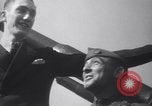 Standbild zwei riesige boys New York United States USA, 1937, aus Sekunde 20 historischem Filmmaterial Videoclip 65675025728