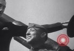 Standbild zwei riesige boys New York United States USA, 1937, aus Sekunde 21 historischem Filmmaterial Videoclip 65675025728