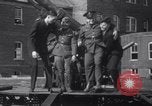 Standbild zwei riesige boys New York United States USA, 1937, aus Sekunde 30 historischem Filmmaterial Videoclip 65675025728
