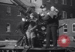 Standbild zwei riesige boys New York United States USA, 1937, aus Sekunde 32 historischem Filmmaterial Videoclip 65675025728