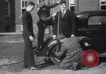 Standbild zwei riesige boys New York United States USA, 1937, aus Sekunde 45 historischem Filmmaterial Videoclip 65675025728