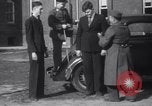 Standbild zwei riesige boys New York United States USA, 1937, aus Sekunde 50 historischem Filmmaterial Videoclip 65675025728