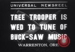 Image soldat épouse Warrenton Oregon USA, 1937, de la seconde 1 séquences d'archives historiques vidéo 65675025732