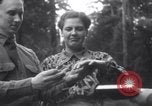 Image soldat épouse Warrenton Oregon USA, 1937, de la seconde 22 séquences d'archives historiques vidéo 65675025732