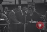 Standbild Weltpremiere des Films Detroit Michigan USA, 1951, aus Sekunde 17 historischem Filmmaterial Videoclip 65675025744