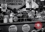 Standbild Weltpremiere des Films Detroit Michigan USA, 1951, aus Sekunde 24 historischem Filmmaterial Videoclip 65675025744