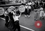 Standbild Weltpremiere des Films Detroit Michigan USA, 1951, aus Sekunde 26 historischem Filmmaterial Videoclip 65675025744