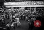 Standbild Weltpremiere des Films Detroit Michigan USA, 1951, aus Sekunde 40 historischem Filmmaterial Videoclip 65675025744