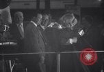 Standbild Weltpremiere des Films Detroit Michigan USA, 1951, aus Sekunde 43 historischem Filmmaterial Videoclip 65675025744