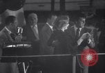Standbild Weltpremiere des Films Detroit Michigan USA, 1951, aus Sekunde 46 historischem Filmmaterial Videoclip 65675025744