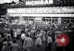 Standbild Weltpremiere des Films Detroit Michigan USA, 1951, aus Sekunde 50 historischem Filmmaterial Videoclip 65675025744
