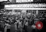 Standbild Weltpremiere des Films Detroit Michigan USA, 1951, aus Sekunde 52 historischem Filmmaterial Videoclip 65675025744