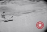 Standbild Sand-hobeln auf Long Island beach Long Island New York USA, 1951, aus Sekunde 16 historischem Filmmaterial Videoclip 65675025746