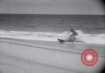Standbild Sand-hobeln auf Long Island beach Long Island New York USA, 1951, aus Sekunde 33 historischem Filmmaterial Videoclip 65675025746