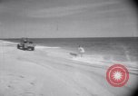 Standbild Sand-hobeln auf Long Island beach Long Island New York USA, 1951, aus Sekunde 34 historischem Filmmaterial Videoclip 65675025746
