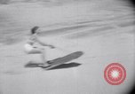 Standbild Sand-hobeln auf Long Island beach Long Island New York USA, 1951, aus Sekunde 37 historischem Filmmaterial Videoclip 65675025746