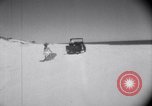 Standbild Sand-hobeln auf Long Island beach Long Island New York USA, 1951, aus Sekunde 38 historischem Filmmaterial Videoclip 65675025746