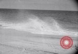 Standbild Sand-hobeln auf Long Island beach Long Island New York USA, 1951, aus Sekunde 50 historischem Filmmaterial Videoclip 65675025746
