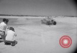 Standbild Sand-hobeln auf Long Island beach Long Island New York USA, 1951, aus Sekunde 53 historischem Filmmaterial Videoclip 65675025746