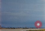 Standbild US Marine F-4s und ein A-4 Landung am Flugplatz Chu Lai Vietnam, 1967, aus Sekunde 17 historischem Filmmaterial Videoclip 65675025754