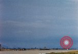 Standbild US Marine F-4s und ein A-4 Landung am Flugplatz Chu Lai Vietnam, 1967, aus Sekunde 20 historischem Filmmaterial Videoclip 65675025754