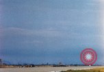 Standbild US Marine F-4s und ein A-4 Landung am Flugplatz Chu Lai Vietnam, 1967, aus Sekunde 22 historischem Filmmaterial Videoclip 65675025754