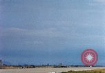 Standbild US Marine F-4s und ein A-4 Landung am Flugplatz Chu Lai Vietnam, 1967, aus Sekunde 24 historischem Filmmaterial Videoclip 65675025754