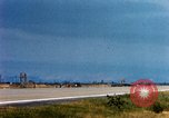 Standbild US Marine F-4s und ein A-4 Landung am Flugplatz Chu Lai Vietnam, 1967, aus Sekunde 31 historischem Filmmaterial Videoclip 65675025754