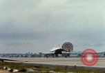 Standbild US Marine F-4s und ein A-4 Landung am Flugplatz Chu Lai Vietnam, 1967, aus Sekunde 53 historischem Filmmaterial Videoclip 65675025754