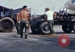 Standbild US-Marines arm F-4-Flugzeuge mit Bomben Chu Lai Vietnam, 1967, aus Sekunde 9 historischem Filmmaterial Videoclip 65675025755