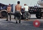 Standbild US-Marines arm F-4-Flugzeuge mit Bomben Chu Lai Vietnam, 1967, aus Sekunde 10 historischem Filmmaterial Videoclip 65675025755