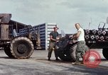 Standbild US-Marines arm F-4-Flugzeuge mit Bomben Chu Lai Vietnam, 1967, aus Sekunde 18 historischem Filmmaterial Videoclip 65675025755