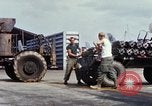 Standbild US-Marines arm F-4-Flugzeuge mit Bomben Chu Lai Vietnam, 1967, aus Sekunde 21 historischem Filmmaterial Videoclip 65675025755