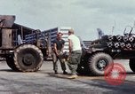 Standbild US-Marines arm F-4-Flugzeuge mit Bomben Chu Lai Vietnam, 1967, aus Sekunde 22 historischem Filmmaterial Videoclip 65675025755