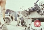 Standbild US-Marines arm F-4-Flugzeuge mit Bomben Chu Lai Vietnam, 1967, aus Sekunde 23 historischem Filmmaterial Videoclip 65675025755