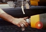 Standbild US-Marines arm F-4-Flugzeuge mit Bomben Chu Lai Vietnam, 1967, aus Sekunde 36 historischem Filmmaterial Videoclip 65675025755