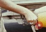 Standbild US-Marines arm F-4-Flugzeuge mit Bomben Chu Lai Vietnam, 1967, aus Sekunde 45 historischem Filmmaterial Videoclip 65675025755
