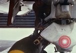 Standbild US-Marines arm F-4-Flugzeuge mit Bomben Chu Lai Vietnam, 1967, aus Sekunde 48 historischem Filmmaterial Videoclip 65675025755