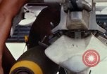Standbild US-Marines arm F-4-Flugzeuge mit Bomben Chu Lai Vietnam, 1967, aus Sekunde 58 historischem Filmmaterial Videoclip 65675025755