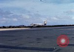 Standbild US Marine A-4E und F-4B Phantom II Jet Fighters Chu Lai Vietnam, 1967, aus Sekunde 20 historischem Filmmaterial Videoclip 65675025756