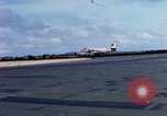 Standbild US Marine A-4E und F-4B Phantom II Jet Fighters Chu Lai Vietnam, 1967, aus Sekunde 21 historischem Filmmaterial Videoclip 65675025756