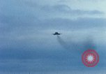 Standbild US Marine A-4E und F-4B Phantom II Jet Fighters Chu Lai Vietnam, 1967, aus Sekunde 26 historischem Filmmaterial Videoclip 65675025756